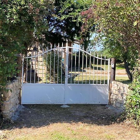 Les Anges Bleus Villa Chavannes-Sur-Reyssouze ภายนอก รูปภาพ
